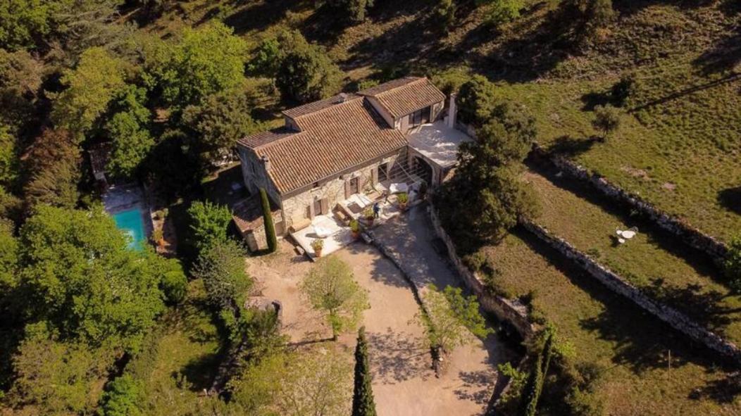 Superbe Mas Authentique Du Luberon Courroussouvo
